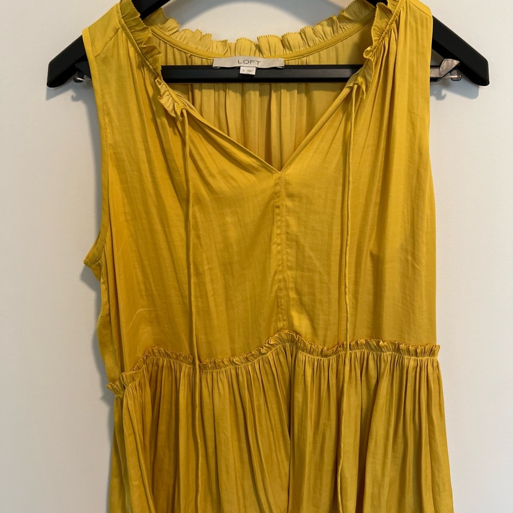 LOFT Women's Yellow Sleeveless Top